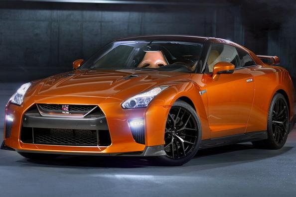 Полноприводное спортивное купе Nissan GT-R