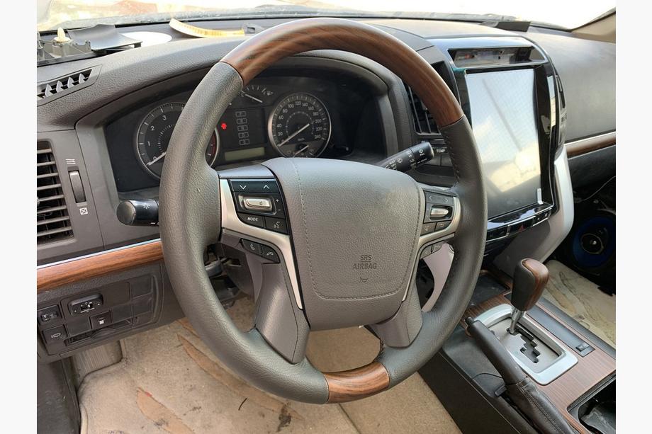Toyota Land Cruiser 200 2007-2021 гг. Руль в сборе (светлое дерево) Фото 3