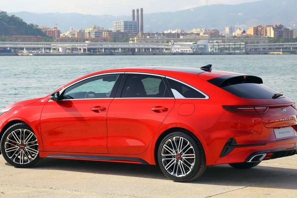 Знакомство с универсалом Kia ProCeed