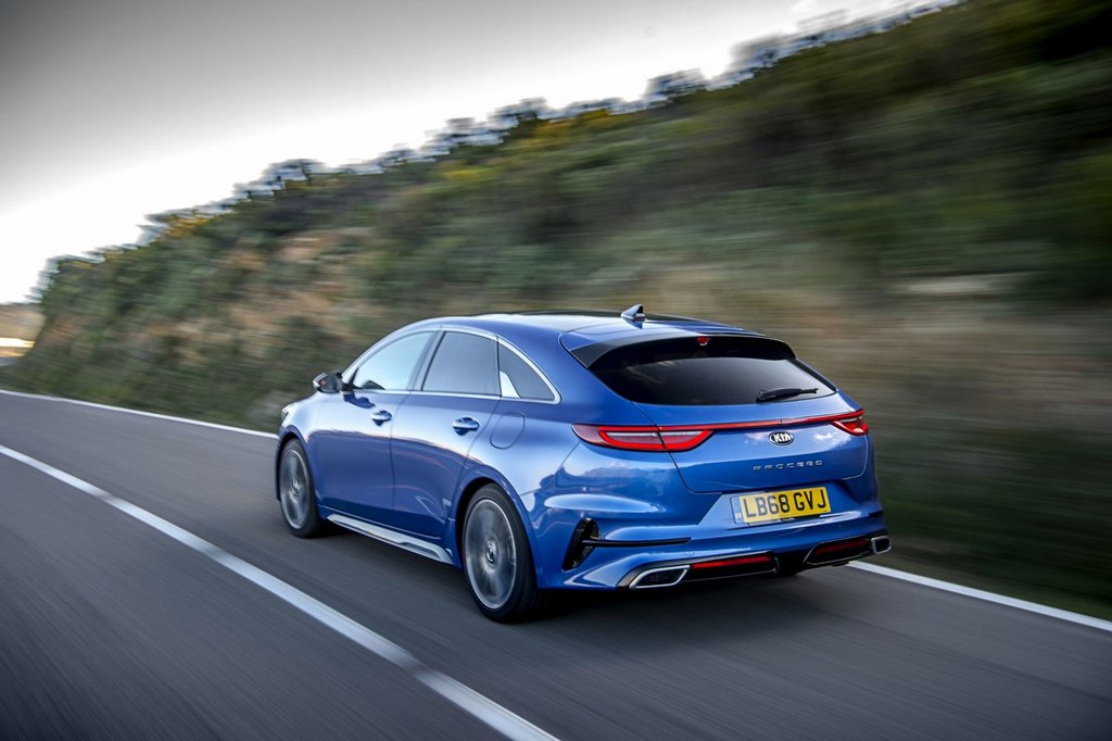 Знакомство с универсалом Kia ProCeed