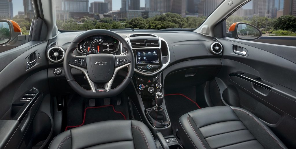 Обзор обновленного седана Chevrolet Aveo