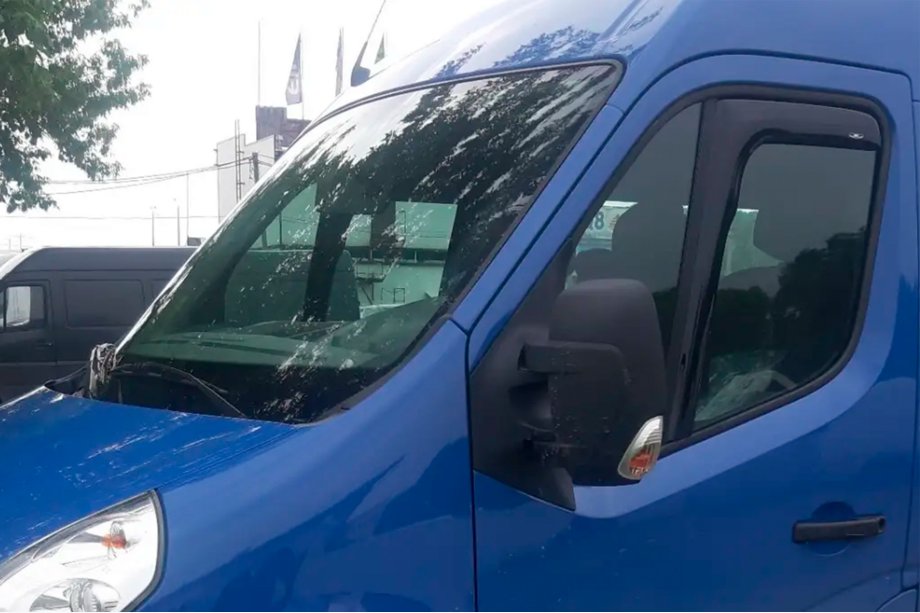 Nissan NV400 2010-2024 гг. Ветровики вставные (2 шт, HIC) Image