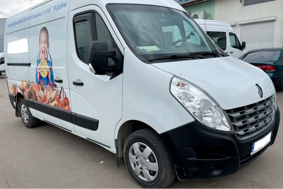 Nissan NV400 2010-2024 гг. Ветровики вставные (2 шт, HIC) Фото 5