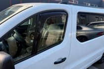 Opel Vivaro 2015-2019 гг. Ветровики вставные (2 шт, HIC) фото 1