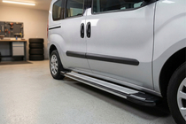 Fiat Doblo II 2010-2022 гг. Боковые Подножки Rainbow (2 шт., Алюминий) фото 1