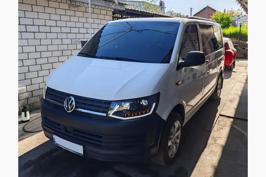 Volkswagen T6 2015-2024 гг. Передние фары с LED дневными ходовыми огнями Black (2015-2019, 2 шт.) Image