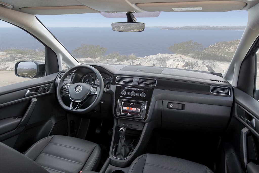 Обзор компактного минивэна Volkswagen Caddy четвертого поколения