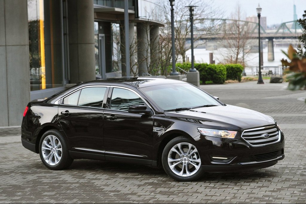 Обзор люксового седана Ford Taurus