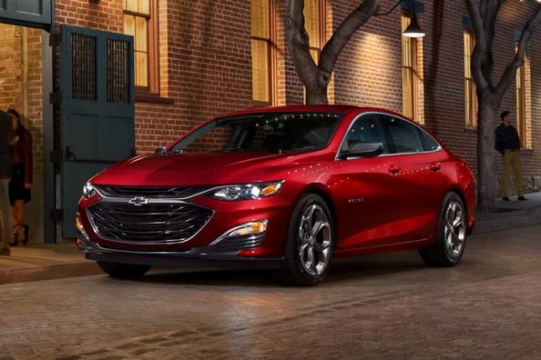 Обзор седана Chevrolet Malibu нового поколения