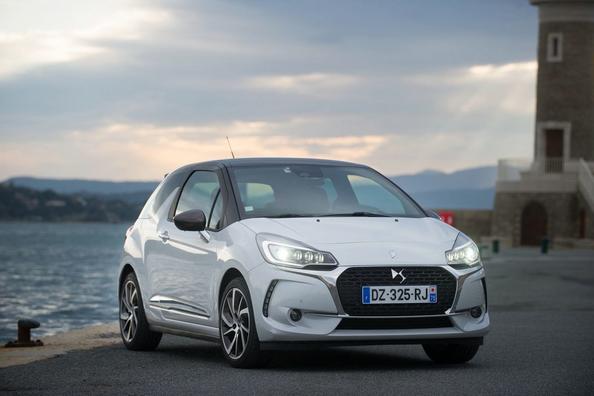 Трехдверный компактный хэтчбек Citroen DS3
