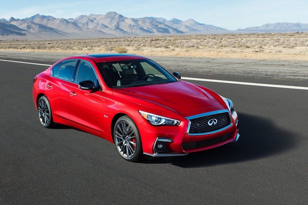 Обновленная модификация премиального седана Infiniti Q50