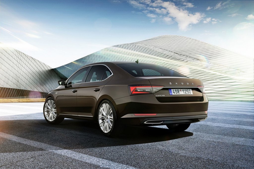 Обзор обновленного лифтбэка Skoda Superb 2019 года