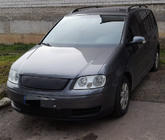 Volkswagen Touran 2003-2010 гг. Зимняя решетка (верхняя, 2003-2006) Глянцевая фото 4