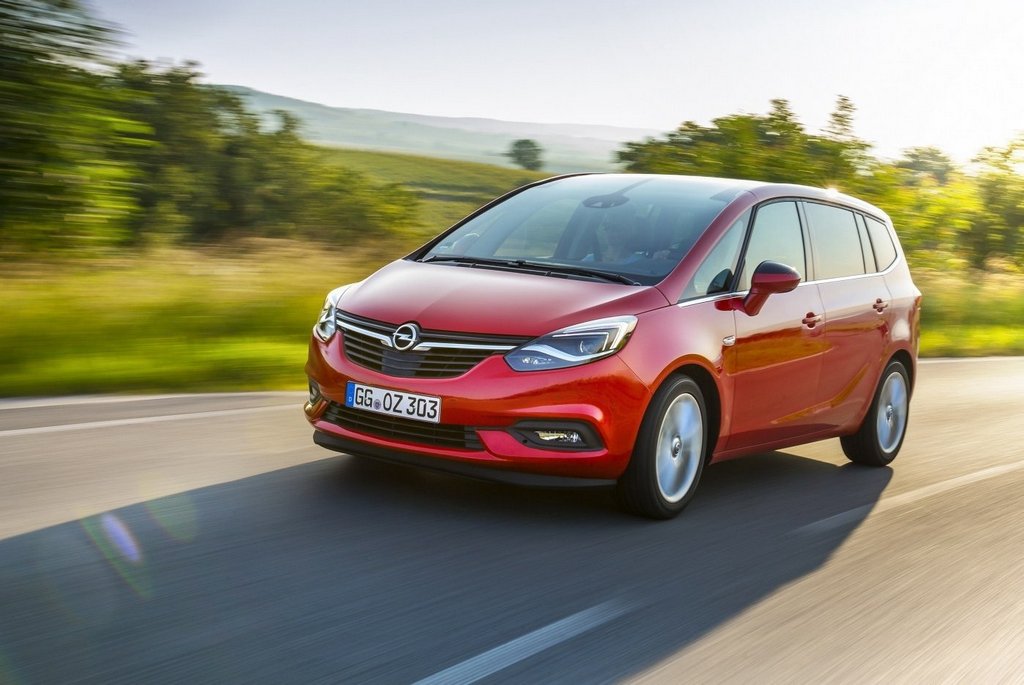 Обзор компактного минивэна Opel Zafira