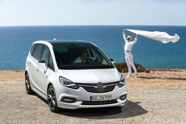 Обзор компактного минивэна Opel Zafira