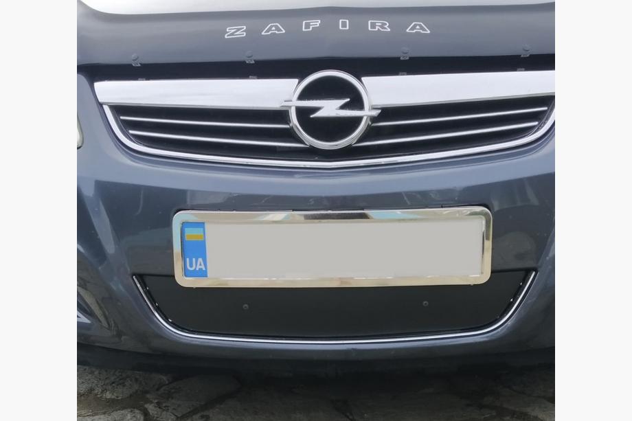 Opel Zafira B 2005–2011 гг. Зимняя накладка на решетку радиатора (2008-2011) Image