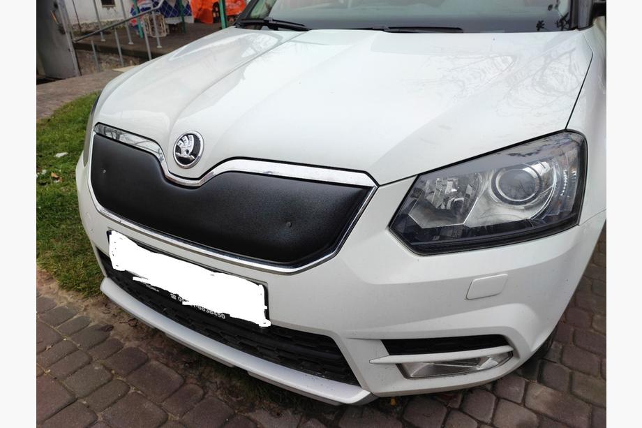 Skoda Yeti 2009-2017 гг. Зимняя накладка на решетку радиатора (верхняя, 2013+) Матовый Image