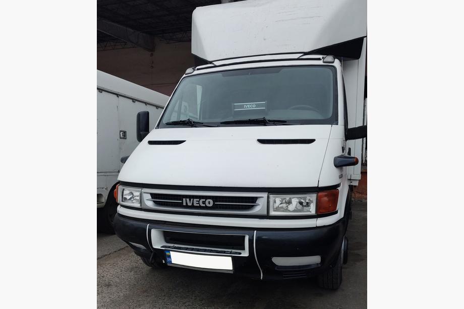 Iveco Daily 1999-2006 гг. Зимняя накладка на решетку радиатора Image