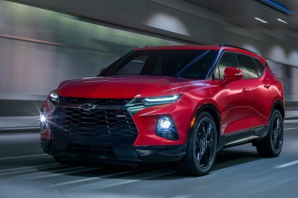 Обзор среднеразмерного кроссовера Chevrolet Blazer