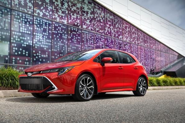 Новое поколение пятидверного хэтчбека Toyota Corolla