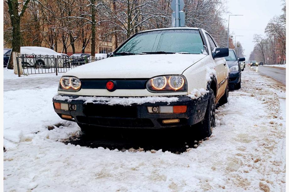 Volkswagen Golf 3 1991-2001 гг. Зимняя накладка на решетку радиатора Image