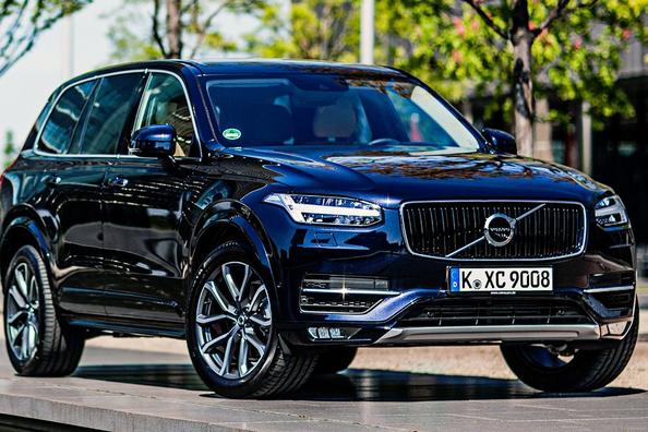 Среднеразмерный кроссовер Volvo XC90 второй генерации