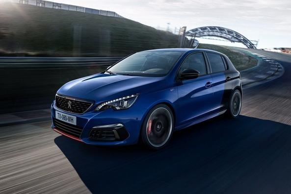 Обзор заряженного пятидверного хэтчбека Peugeot 308 GTi фото 6
