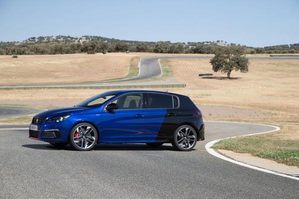 Обзор заряженного пятидверного хэтчбека Peugeot 308 GTi фото 5