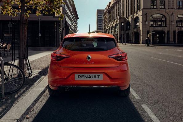 Обзор пятого поколения компактного хэтчбека Renault Clio фото 10