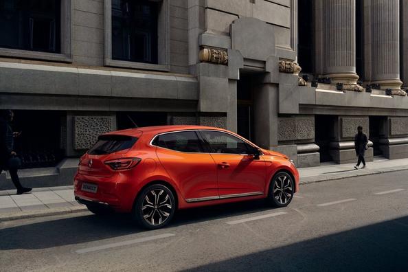 Обзор пятого поколения компактного хэтчбека Renault Clio фото 8