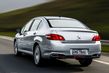 Обзор компактного седана Peugeot 408 фото 4