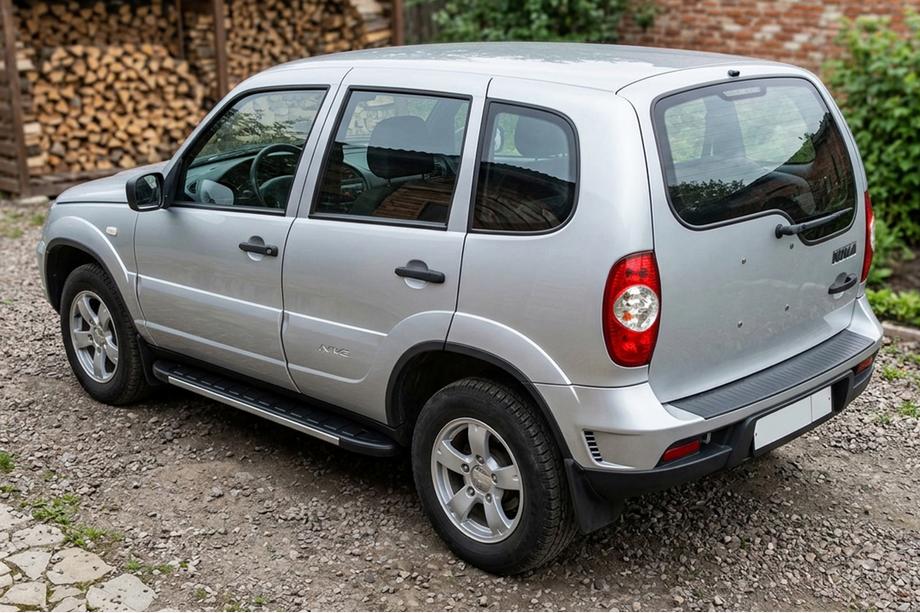 Chevrolet Niva 1998-2020 гг. Боковые Подножки Duru (2 шт., Алюминий) Image