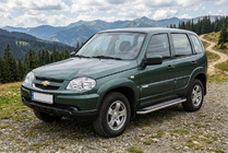 Chevrolet Niva 1998-2020 гг. Боковые Подножки Maydos V2 (2 шт., Алюминий и Нержавейка) фото 1