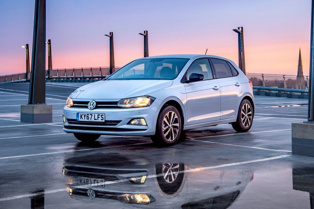 Пятидверный хэтчбек Volkswagen Polo шестого воплощения