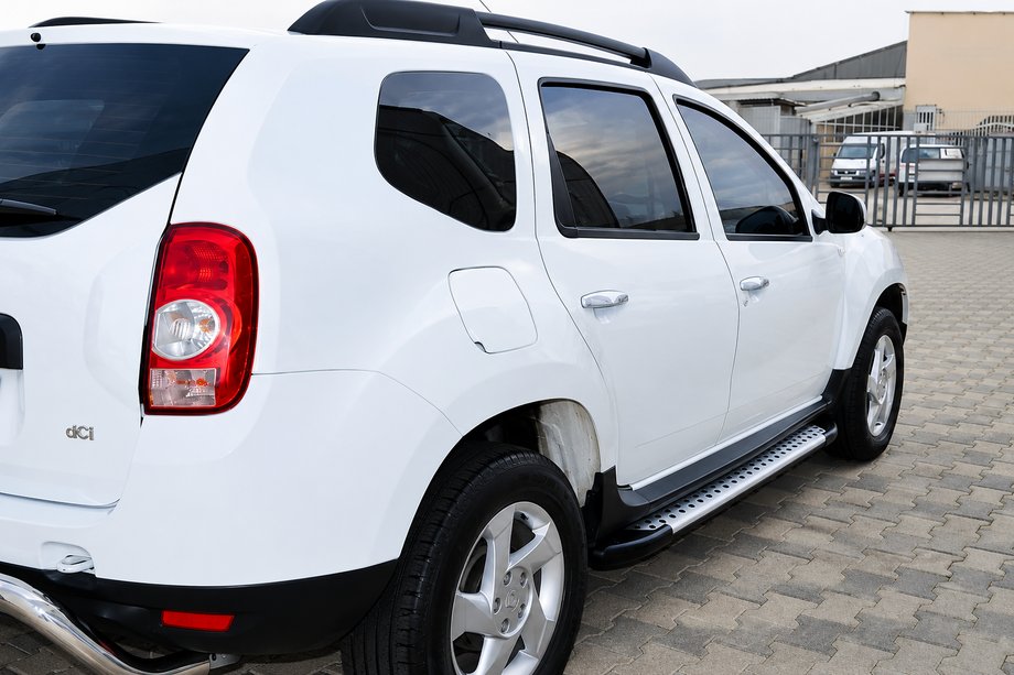 Dacia Duster 2008-2018 гг. Боковые Подножки X5-Тип (2 шт., Алюминиевый Профиль) Image