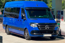 Mercedes Sprinter W907/W910 2018- гг. Боковые Подножки Maya Red (2 шт., Алюминий) фото 2
