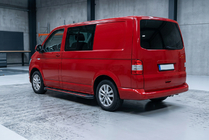 Volkswagen T6 2015-2024 гг. Боковые Подножки Maya Red (2 шт., Алюминий) Короткая База фото 1