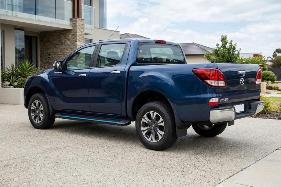 Mazda BT-50 2012- гг. Боковые Подножки Maya Blue (2 шт., Алюминий) Image