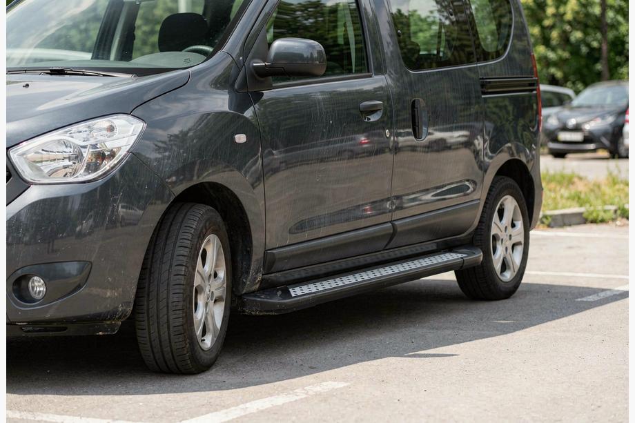 Dacia Dokker 2013-2022 гг. Боковые пороги New Vision Black (2 шт., алюминий) Image
