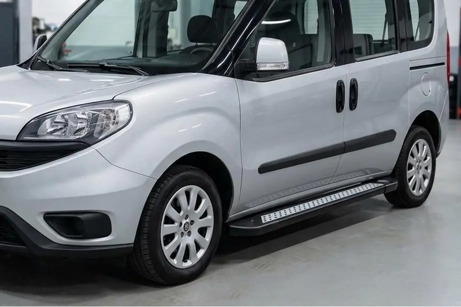 Fiat Doblo II 2010-2022 гг. Боковые пороги New Vision Black (2 шт., алюминий) Image