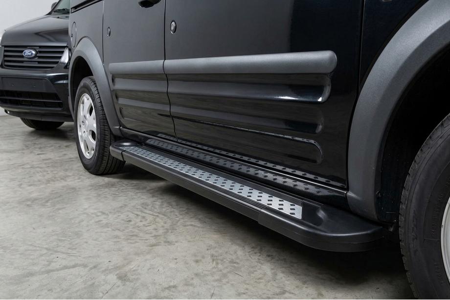 Ford Connect 2010-2013 гг. Боковые пороги New Vision Black (2 шт., алюминий) Image