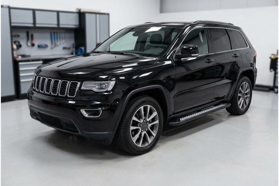 Jeep Grand Cherokee WK2 2010-2021 гг. Боковые пороги New Vision Black (2 шт., алюминий) Фото 1