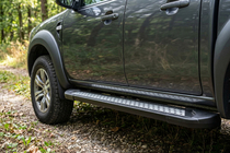 Mazda BT-50 2007-2012 гг. Боковые пороги New Vision Black (2 шт., алюминий) фото 1