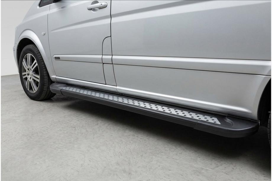 Mercedes Viano 2004-2014 гг. Боковые пороги New Vision Black (2 шт., алюминий) Длинная База Image