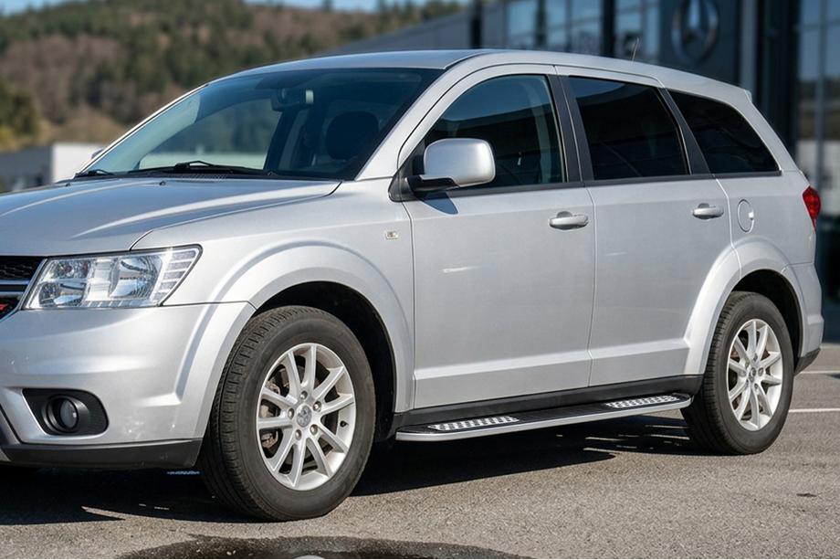 Fiat Freemont 2011-2016 гг. Боковые Подножки Tayga V2 (2 шт., Алюминий) Image