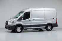 Ford Transit 2014- гг. Боковые пороги New Vision Black (2 шт., алюминий) L2 (Длинная)/L3 (Удлиненная) фото 1