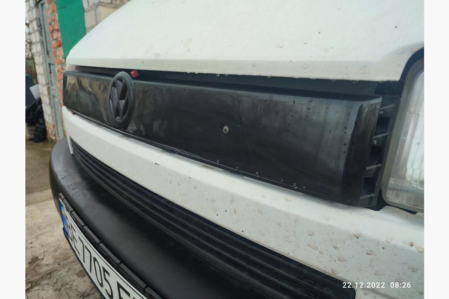 Volkswagen T4 Transporter 1990-2003 гг. Зимняя накладка на решетку радиатора Матовый на косую морду Фото 3