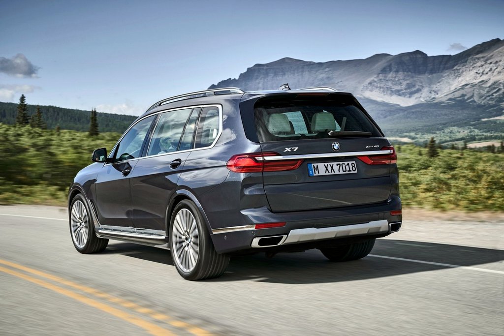 Обзор полноразмерного кроссовера BMW X7