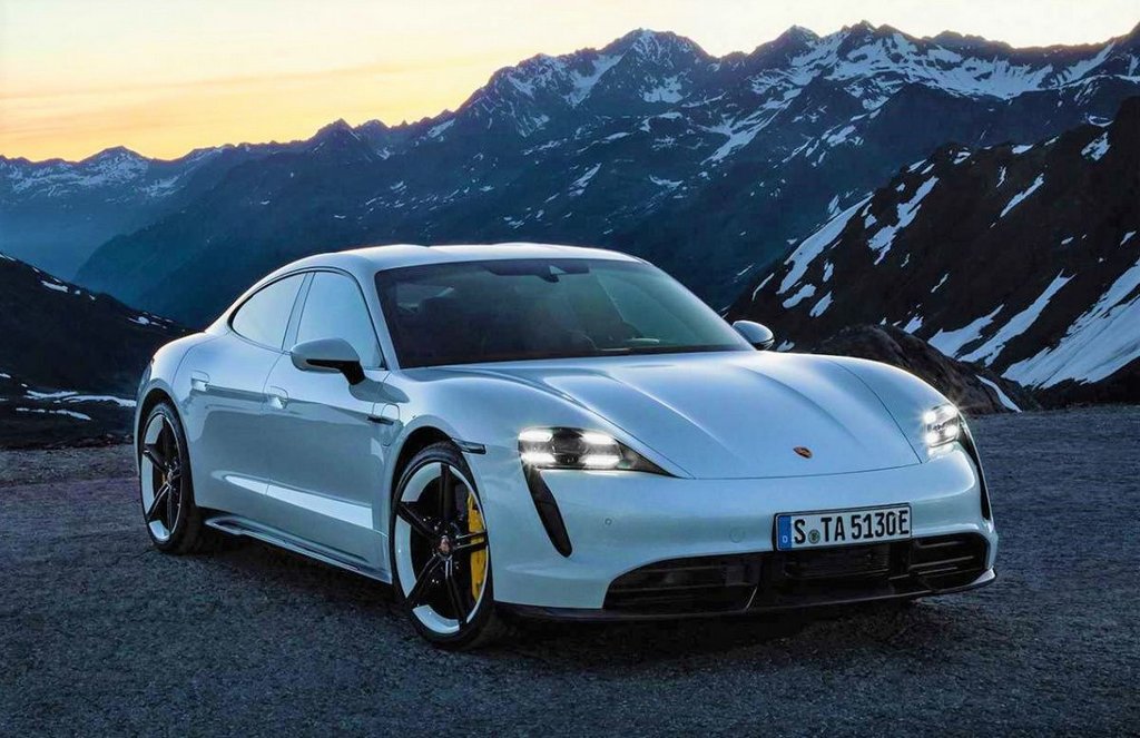 Электрический полноприводный спорт-седан Porsche Taycan