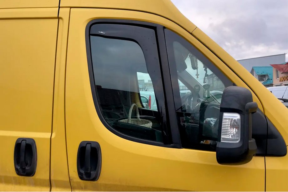 Peugeot Boxer 2006-2025 гг. Ветровики вставные (2 шт, HIC) Image